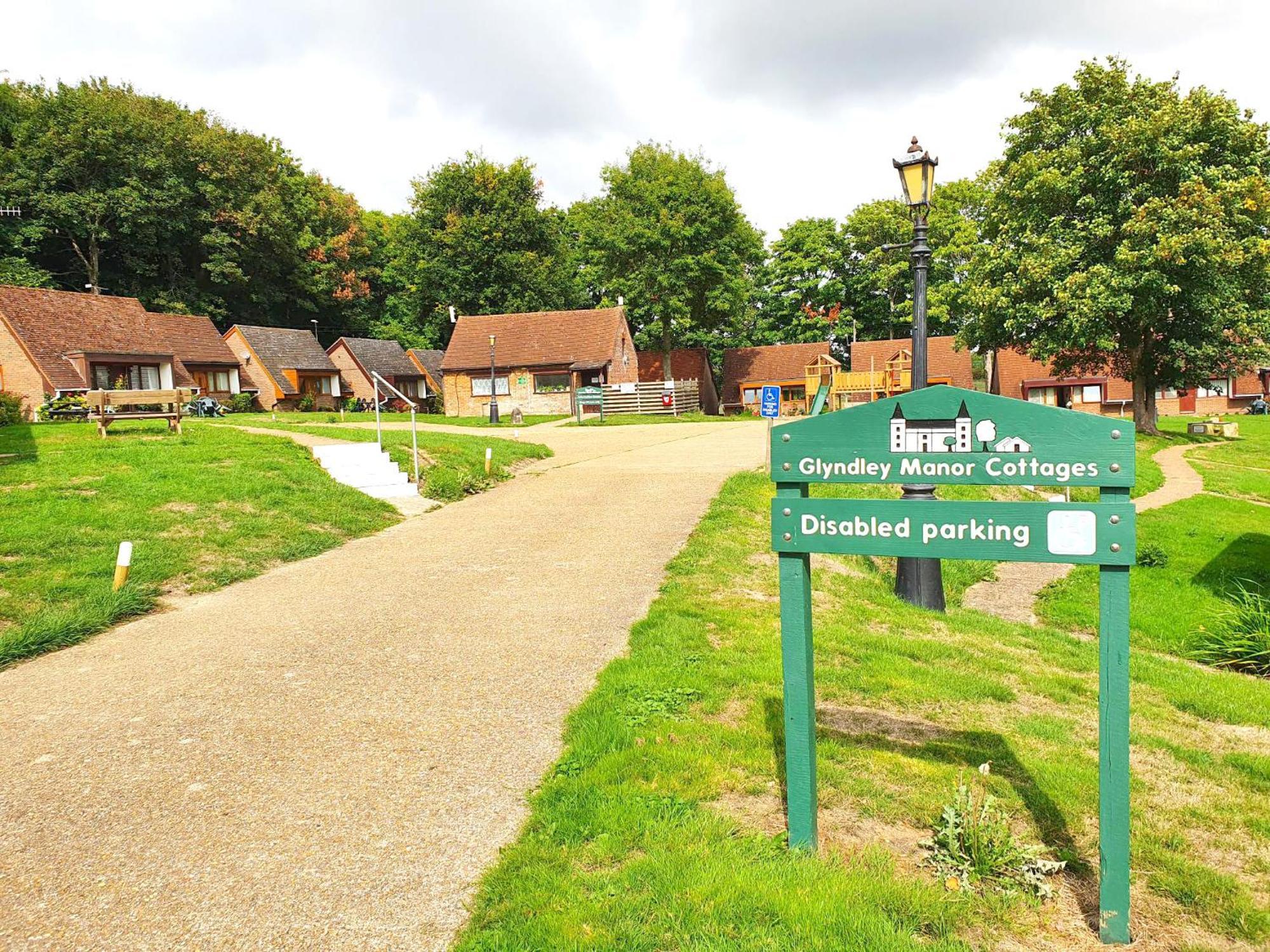 Glyndley Manor Cottages Поулгейт Екстериор снимка