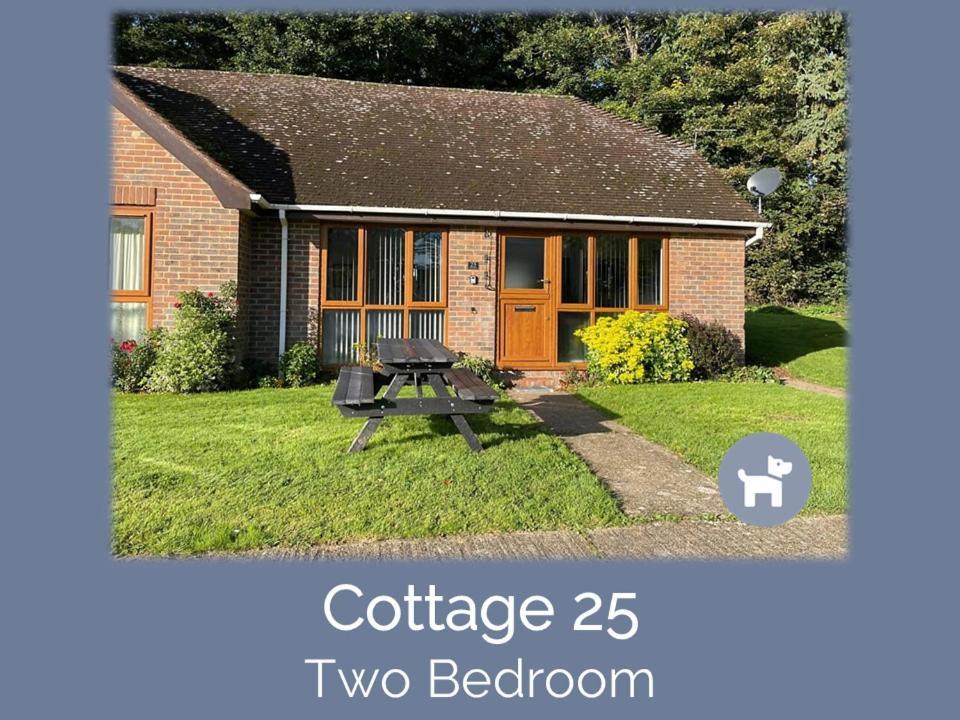 Glyndley Manor Cottages Поулгейт Екстериор снимка
