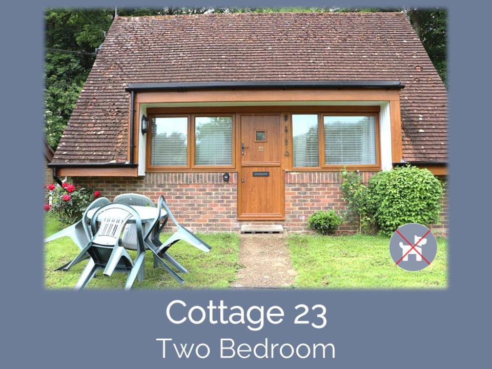 Glyndley Manor Cottages Поулгейт Екстериор снимка