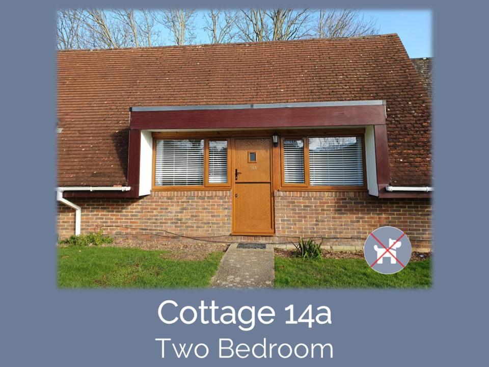 Glyndley Manor Cottages Поулгейт Екстериор снимка